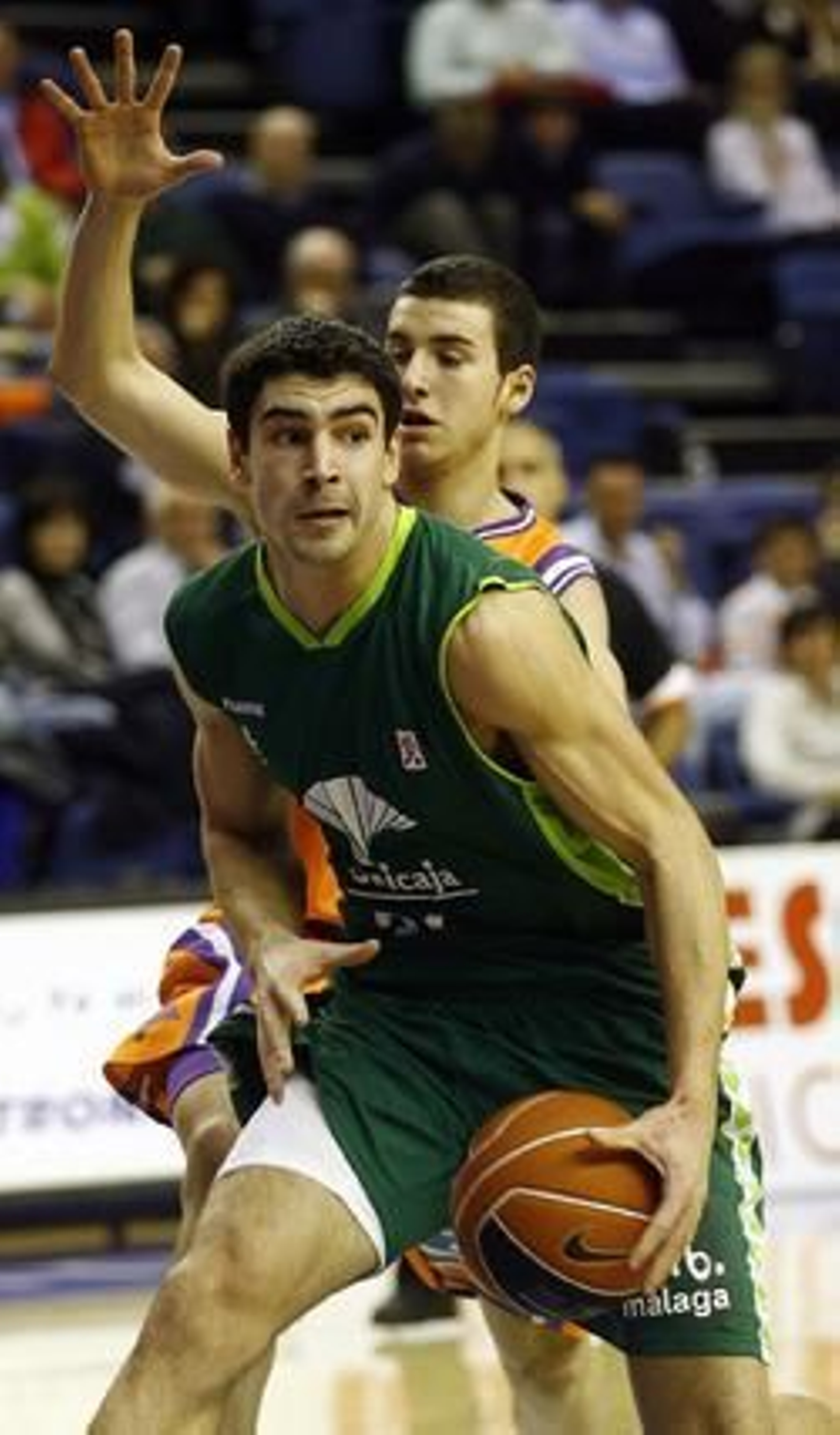El Unicaja cae ante el Valencia lastrado por una mala primera parte. / LOF