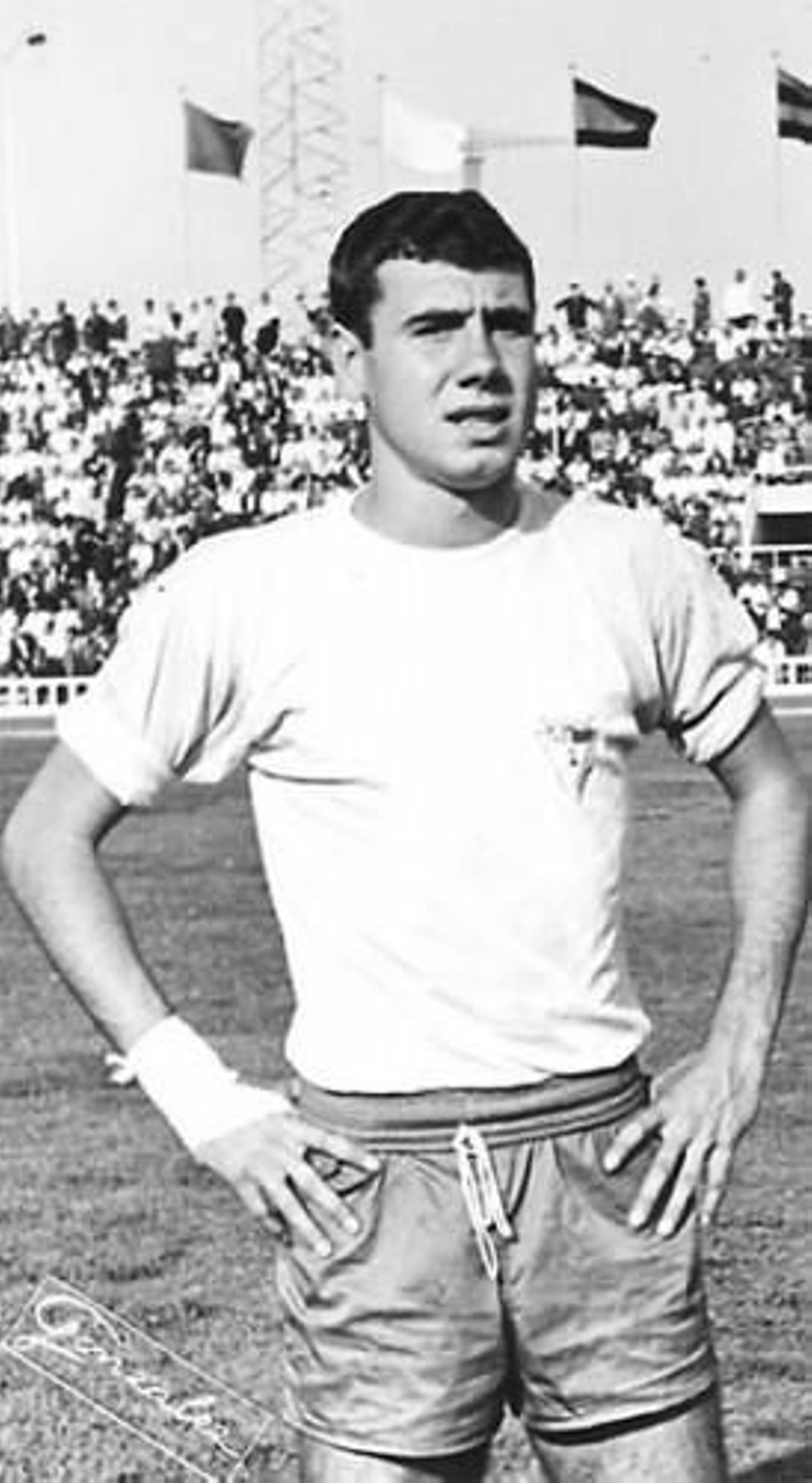 Pedrito, en el Ramón de Carranza con la camiseta del Cádiz.