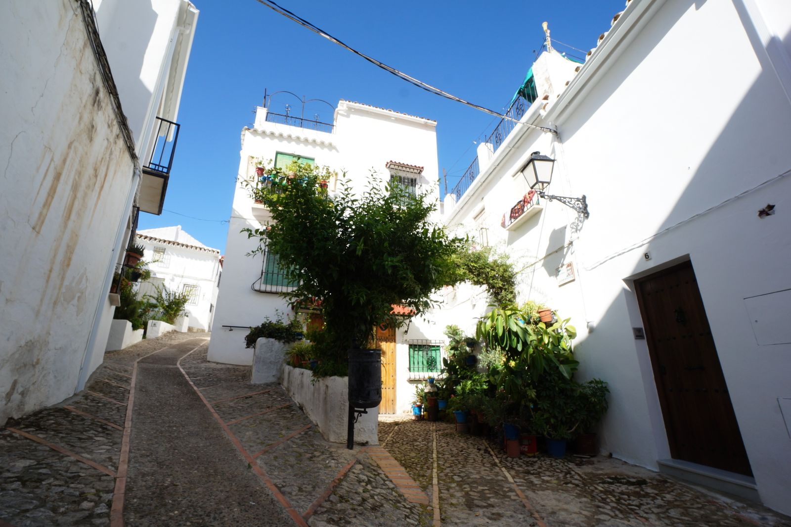 Las fotografías de un paseo por Zuheros, el municipio de Córdoba que resiste libre de covid