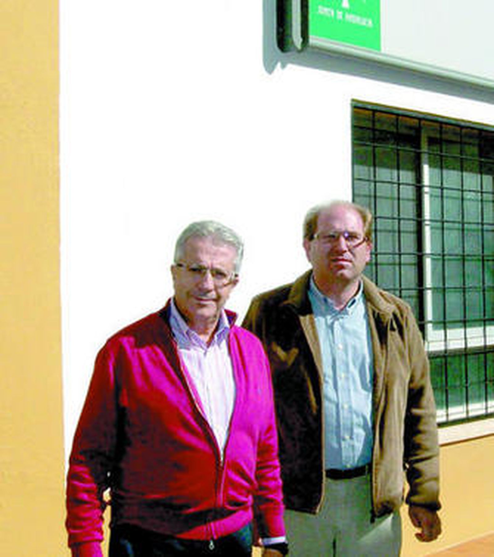 Momento de la visita del delegado al consultorio médico.