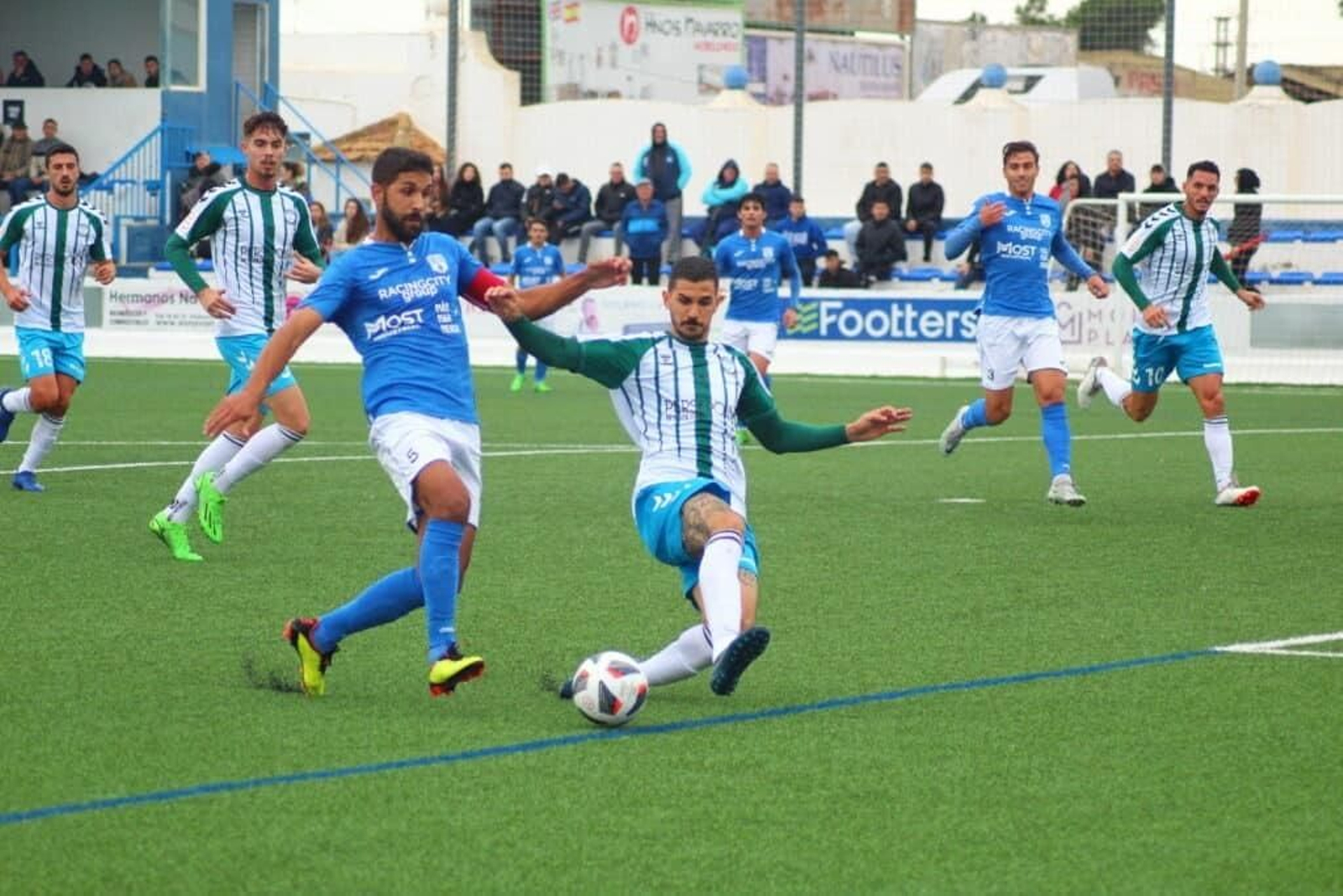 Un lance del encuentro Mar Menor-Juventud de Torremolinos.
