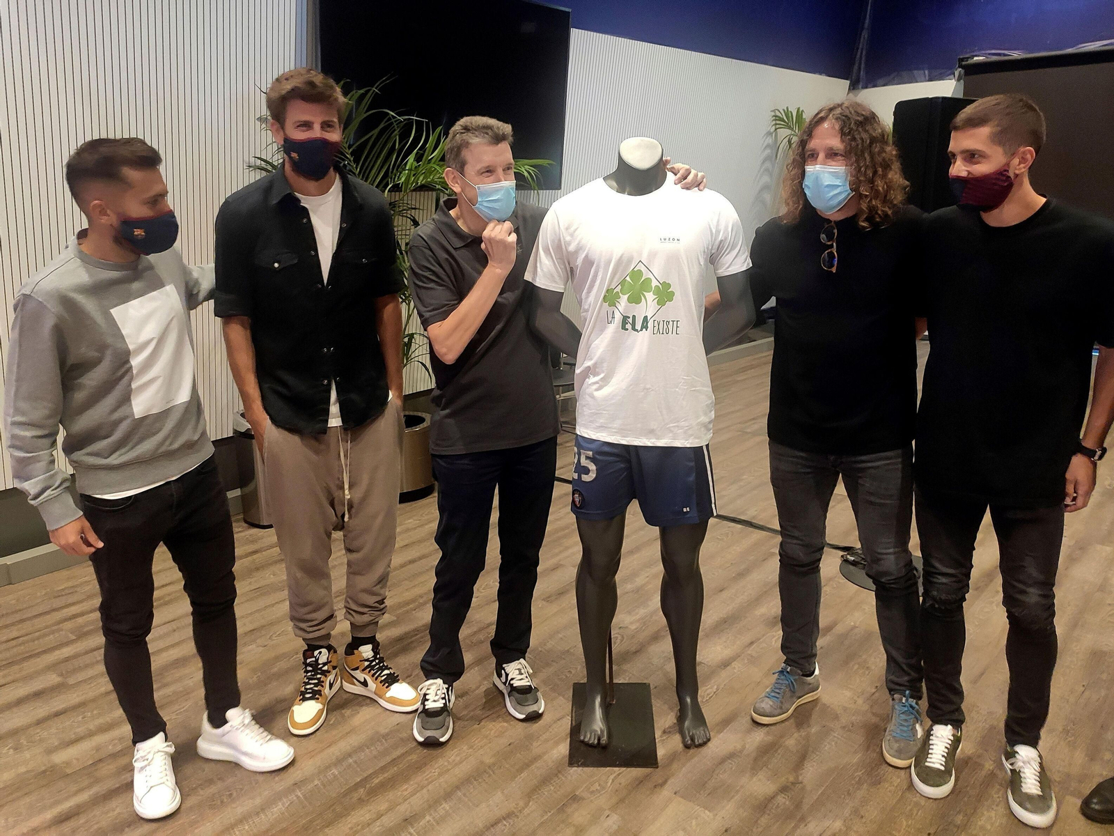 Unzué, tras su rueda de prensa con Jordi Alba, Piqué, Puyol y Sergi Roberto.