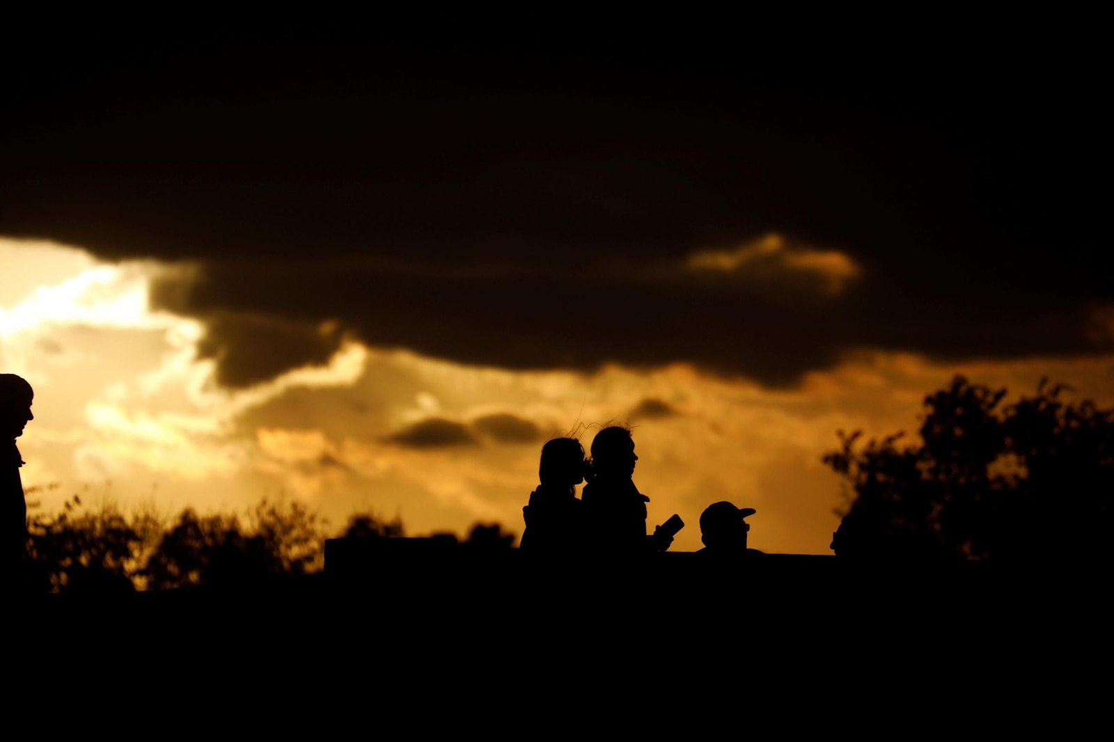Una nubosa tarde de otoño en Córdoba, en imágenes