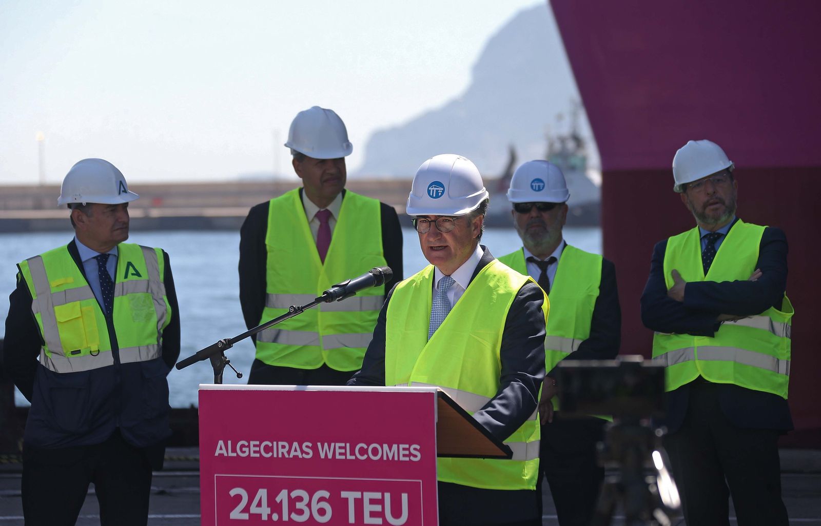 Fotos de la visita del buque ' One Innovation', el tercer portacontenedores más grande del mundo, en Algeciras