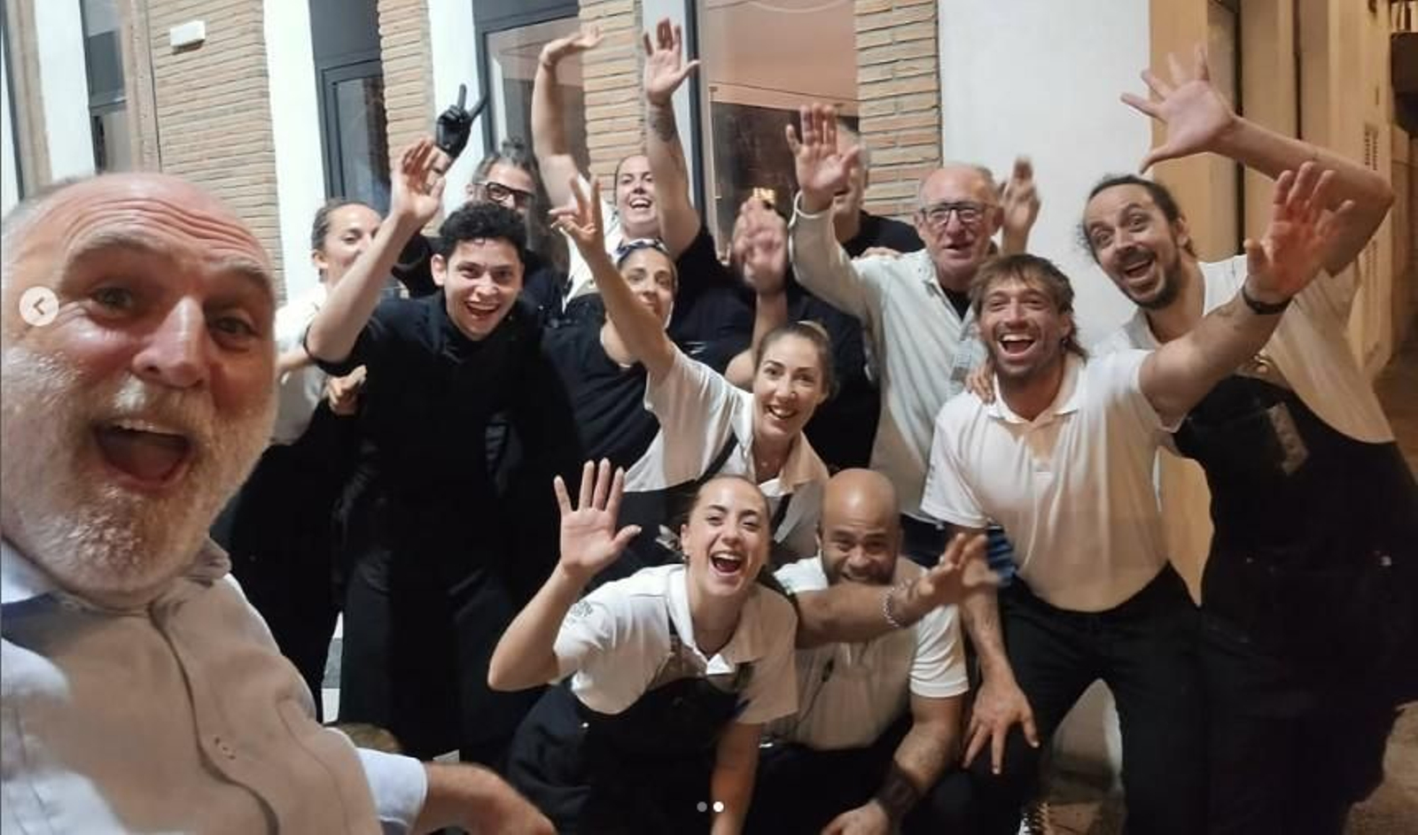 José Andrés con el equipo del Mesón Las Duelas de Algeciras.