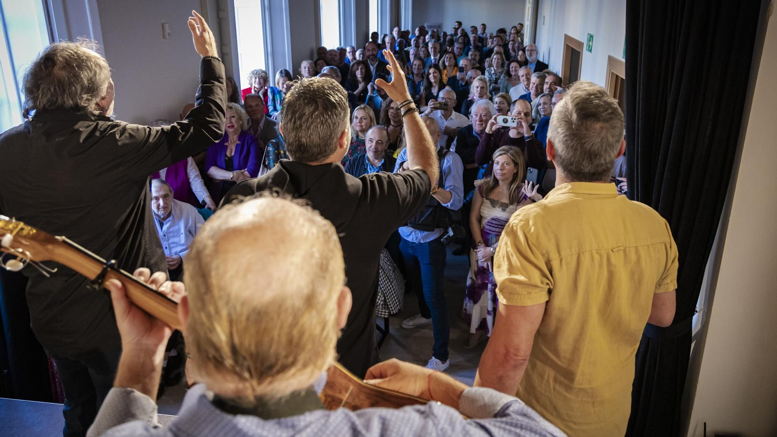 Entrega del  VIII Premio 'Emilio López' a la chirigota de 'El Selu'