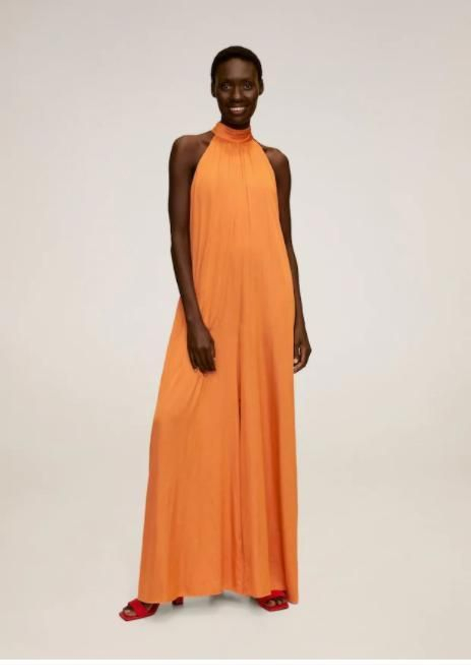 El mono satinado y low cost de Mango outlet.