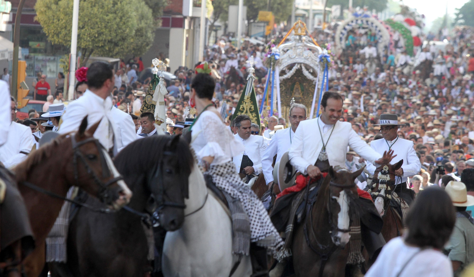 Imágenes de la salida de la Hermandad de Huelva