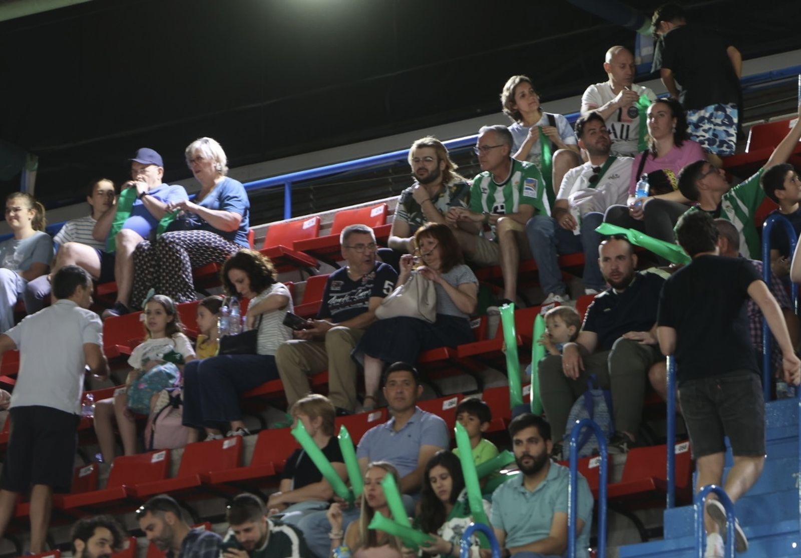 Búscate en el o Betis Granada de baloncesto