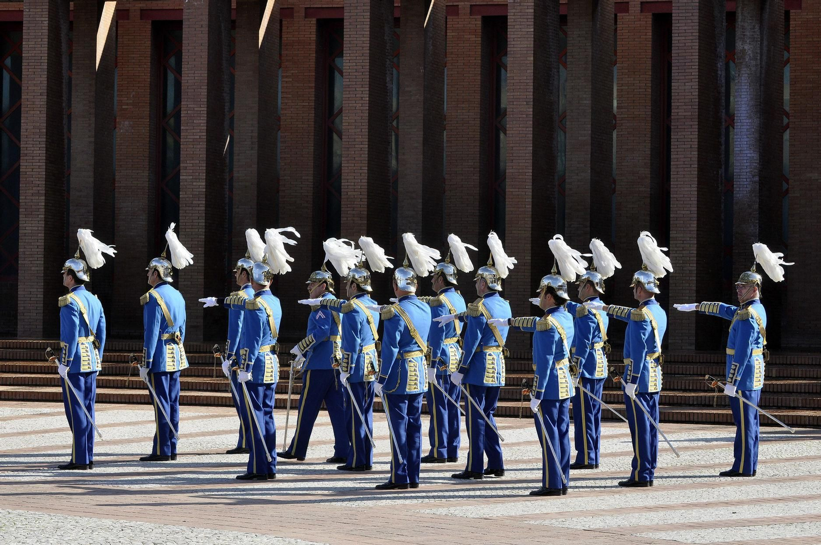 La sección de gala de la Policía Local forma en Fibes.