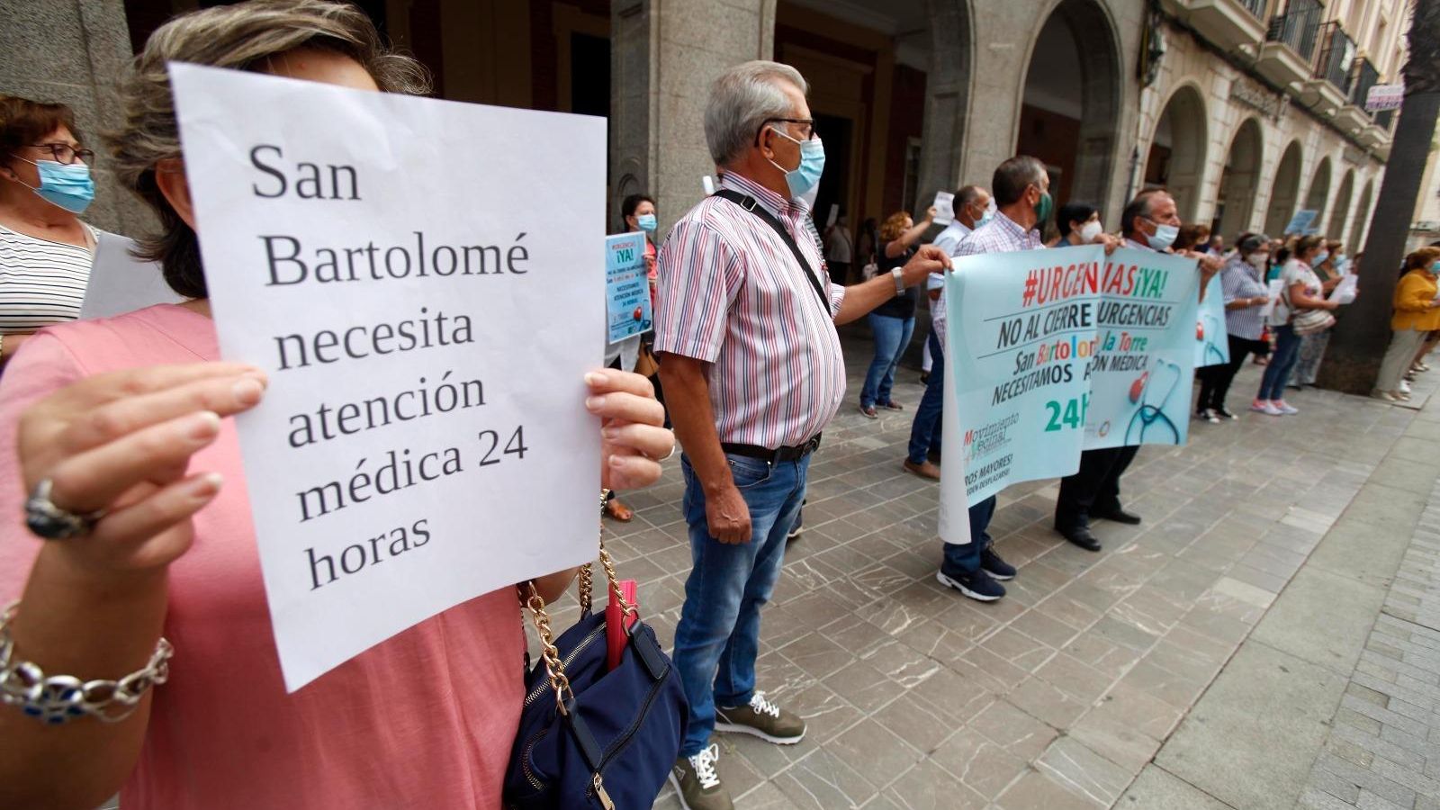 Concentración vecinal de este lunes frente a la Delagación Territorial de Salud y Familias en Huelva