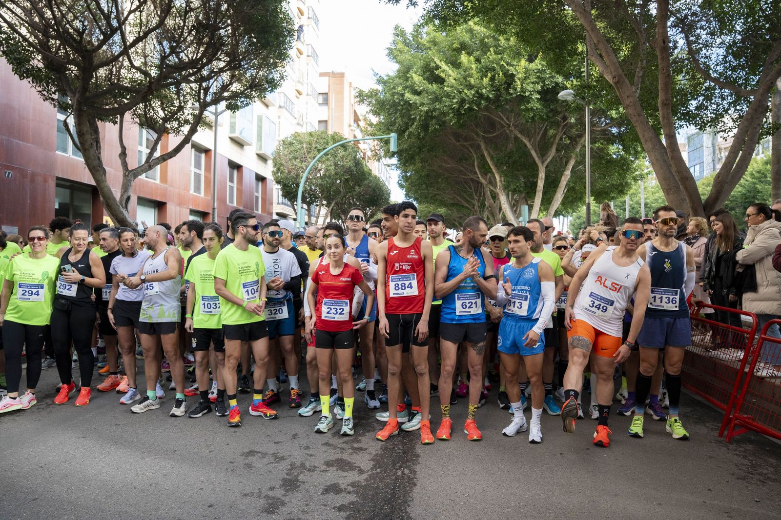 Almería corre unida contra el cáncer en una jornada solidaria