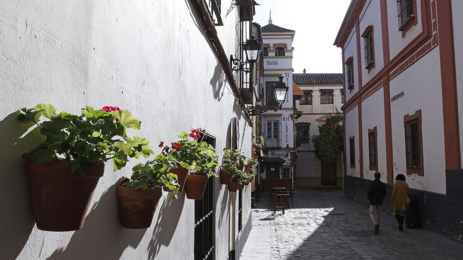 Imagen de archivo de una calle en el barrio de Santa Cruz