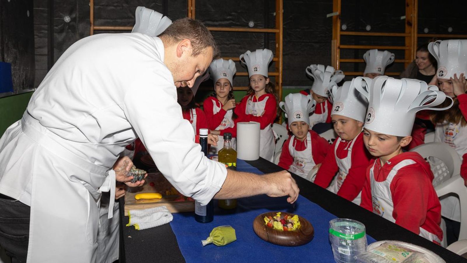 'Pequeños Chefs' la actividad que los chefs estrella Michelin realizan con el alumnado del Colegio Santa María de Los Apóstoles