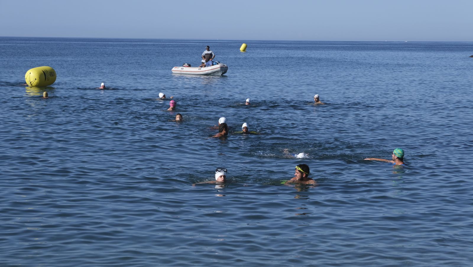 Imágenes de la travesía a nado de la Feria de Almería 2022