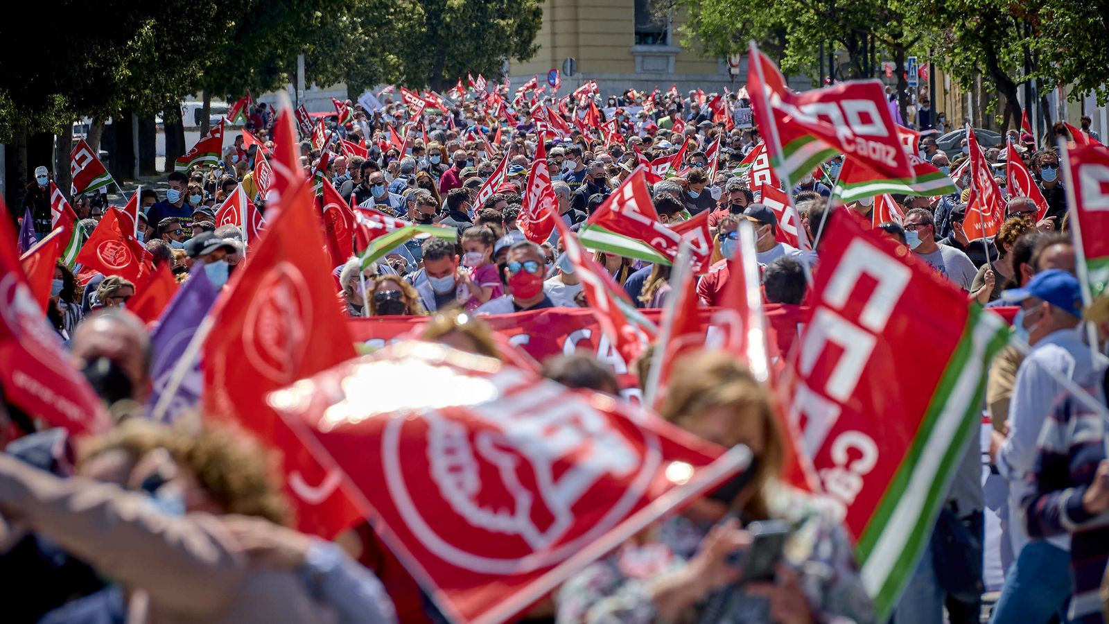 Manifestación de UGT y CCOO, el año pasado en Cádiz.