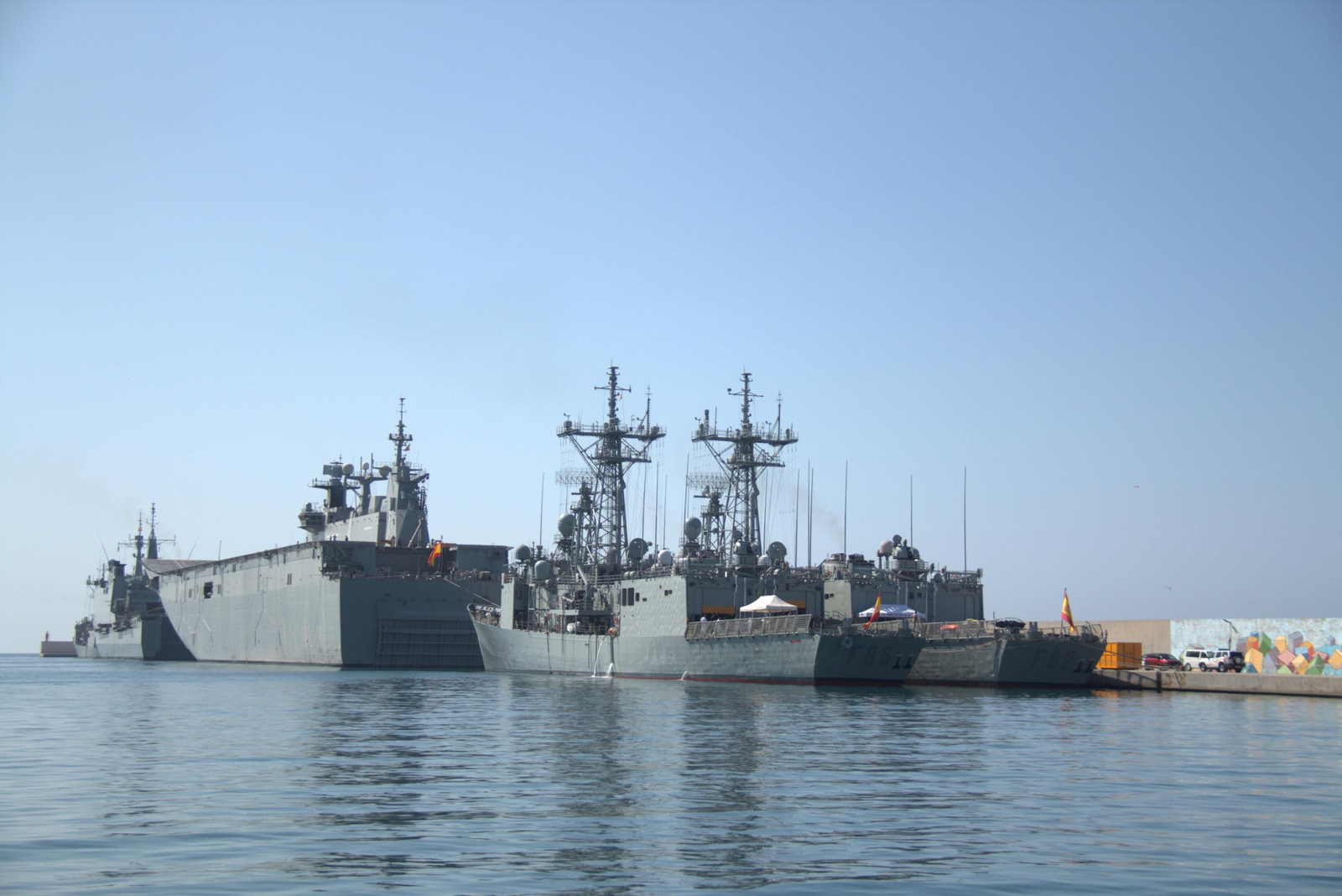 Éxito de participación para ver de cerca el despliegue de las Fuerzas Armadas en Motril