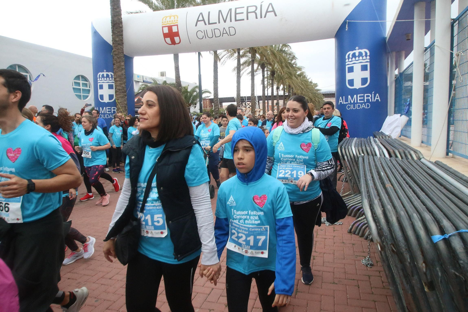 Galería gráfica de la 'RUNNER FASHION CARRERA AZUL POR EL AUTISMO'