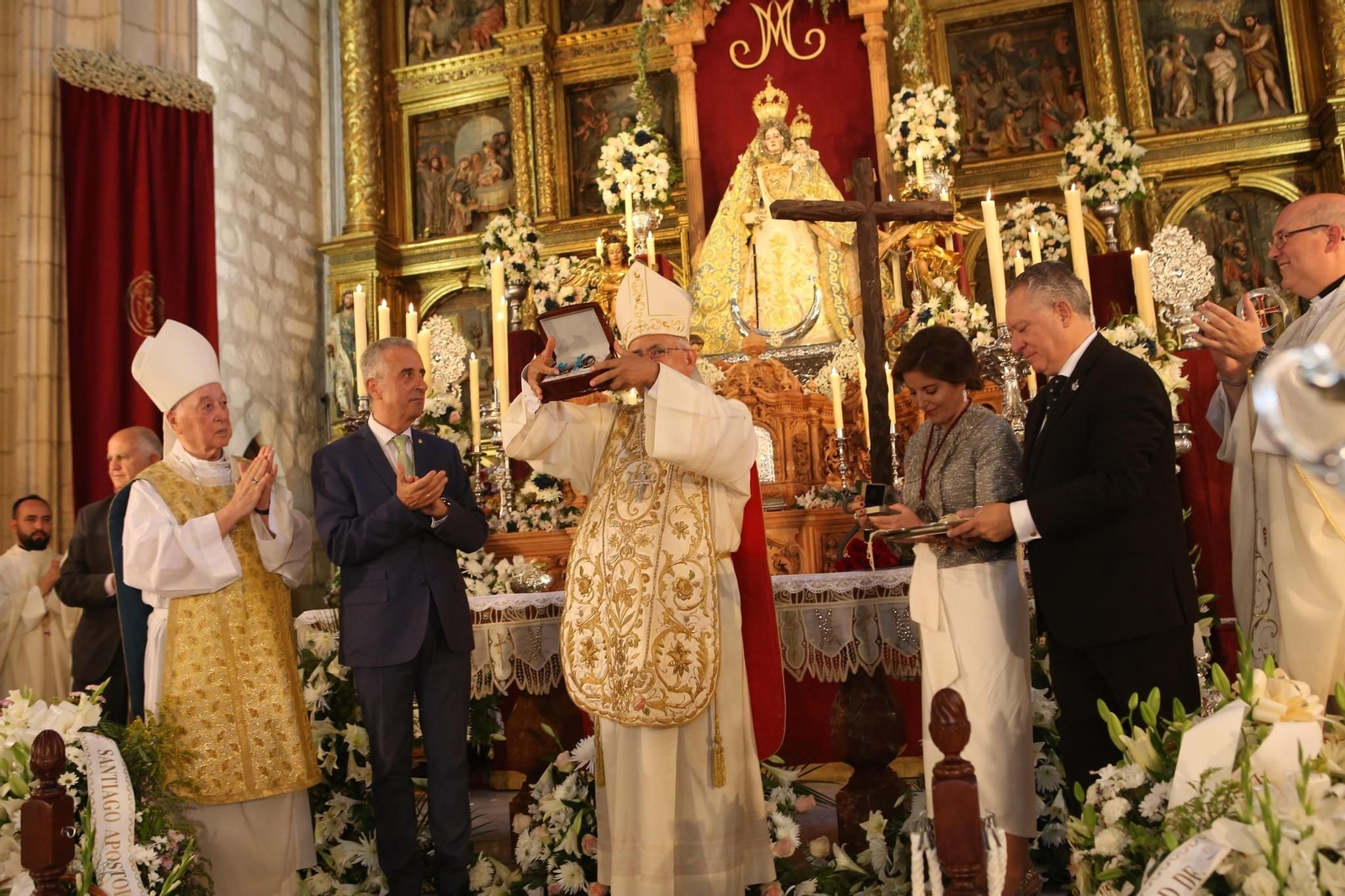 La Virgen de Araceli recibe la llave de Lucena como alcaldesa perpetua