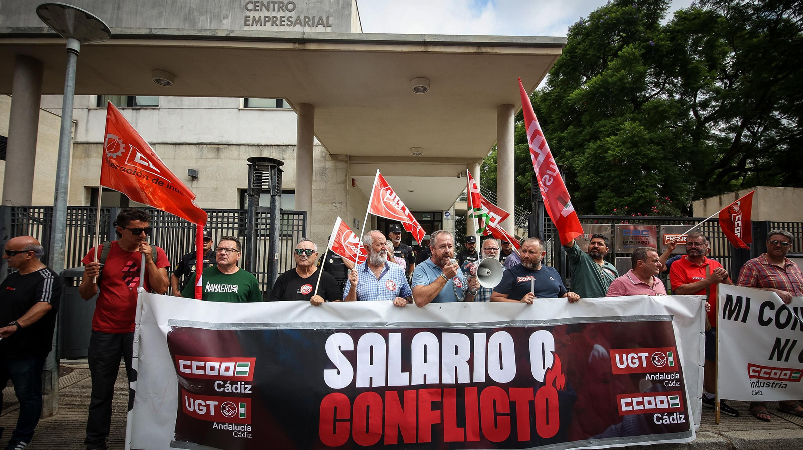 Manifestación de trabajadores de la Vid para pedir un convenio digno