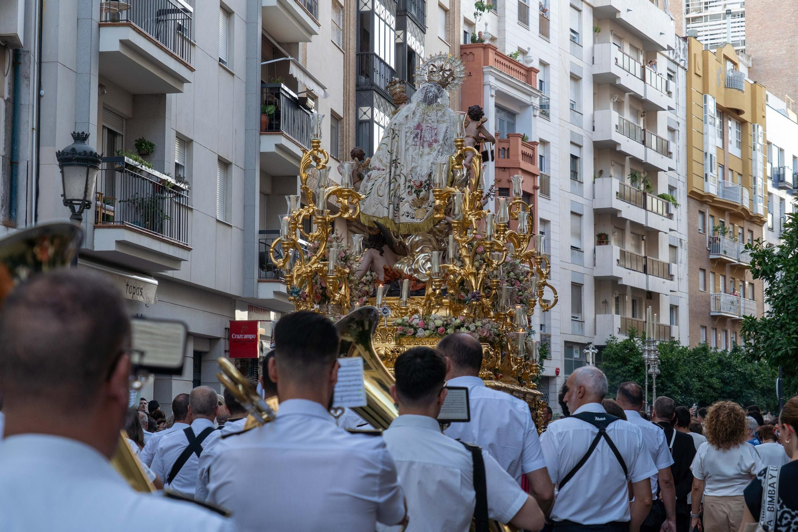 Imágenes de la procesión La Virgen del Carmen por las calles de Huelva
