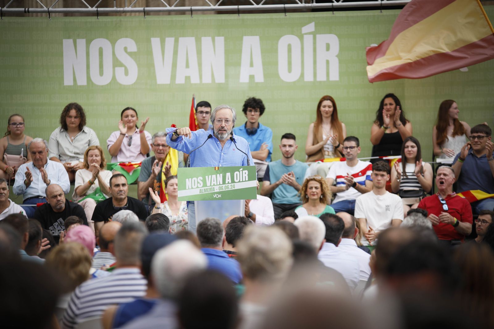 Imágenes de campaña para las elecciones europeas de VOX