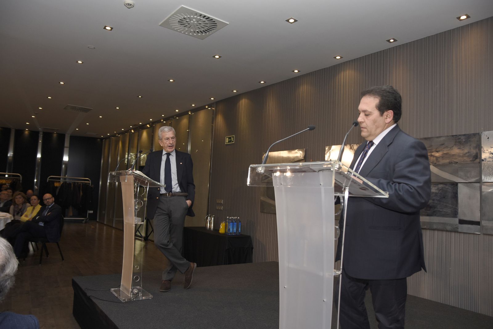 Manuel Bretón contesta a las preguntas del director de 'el Día', Juan Ruz.