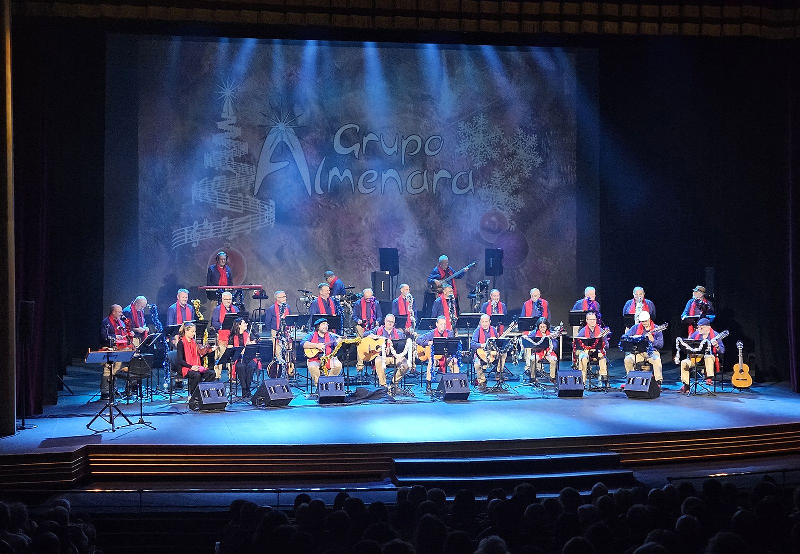 Almenara durante el concierto ofrecido en el Auditorio Maestro Padilla.