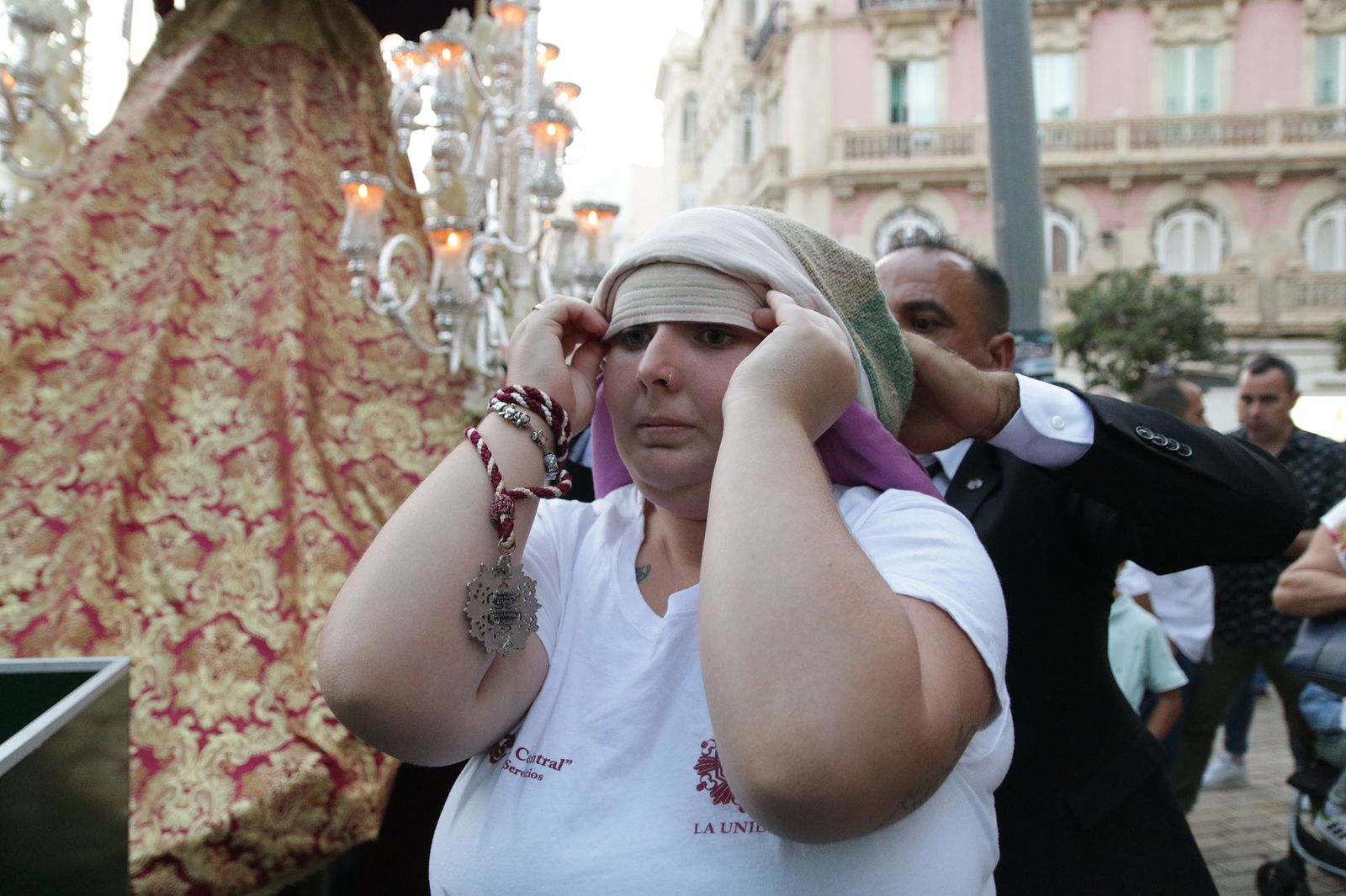 Imágenes de La Magna por las calles de Almería
