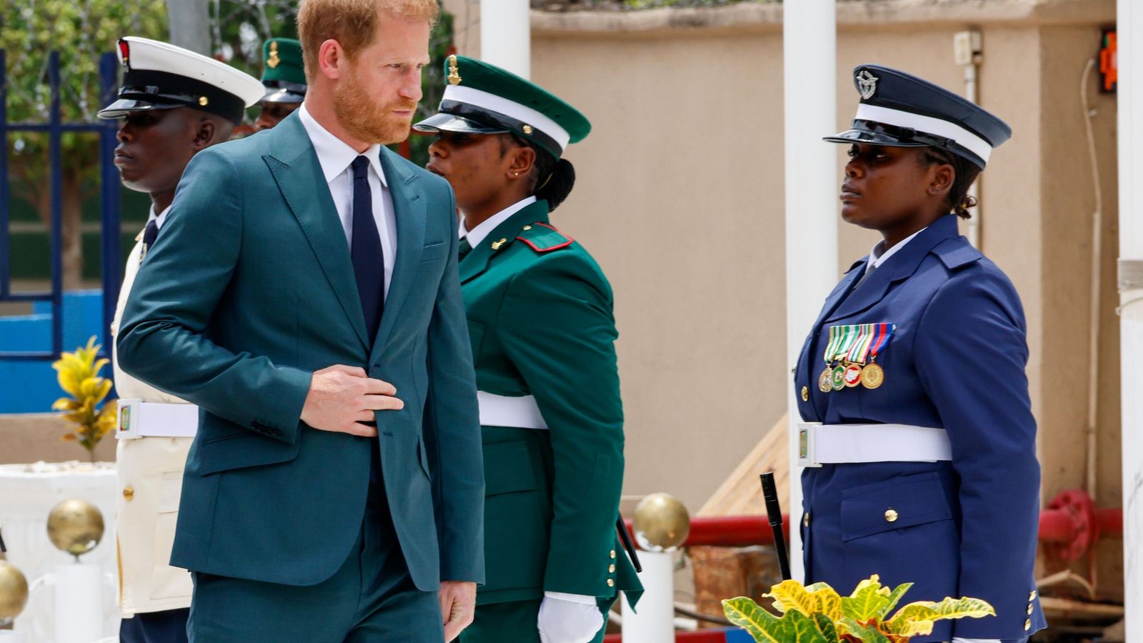 El príncipe Enrique en Nigeria