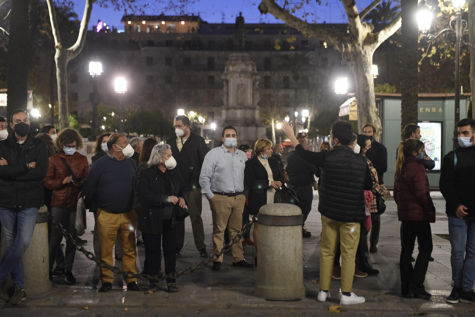 Las imágenes de la capilla ardiente de Pascual González