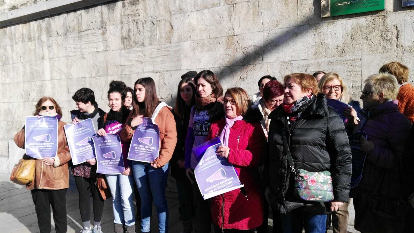 "Las feministas estaremos en pie de guerra como hace cuarenta años"