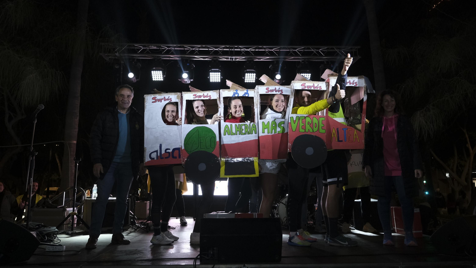 Imágenes de la XIV edición de la San Silvestre de Almería