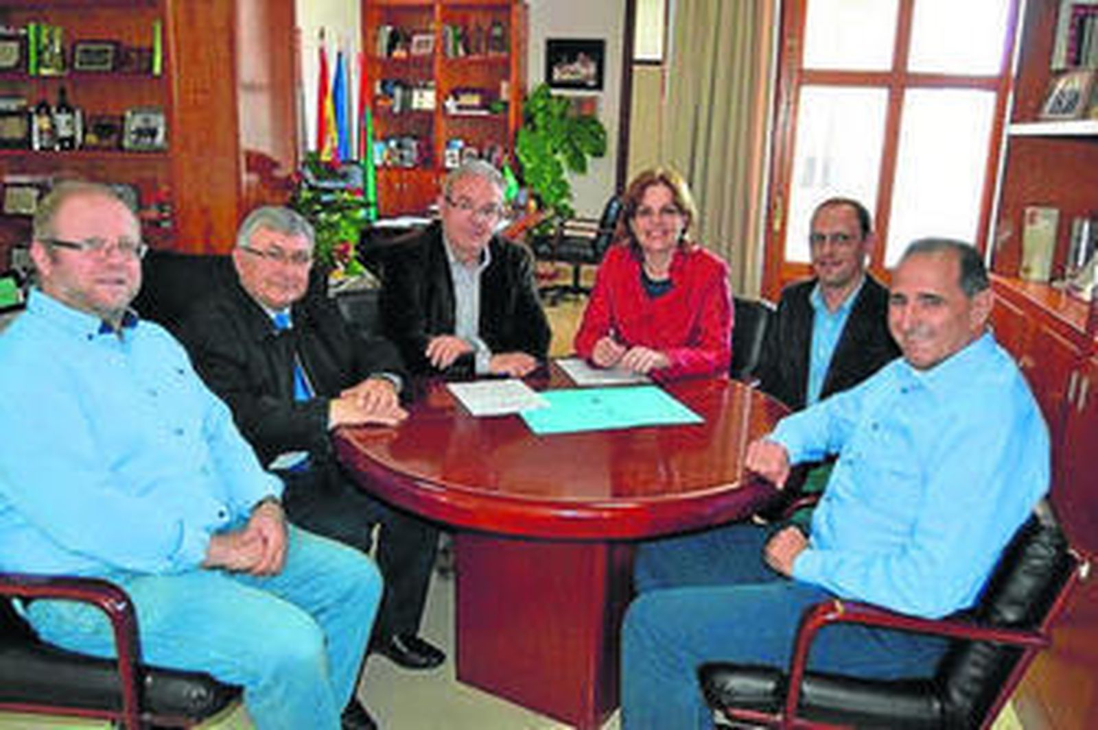 Reunión que tuvieron anteriormente para la instalación de contenedores.