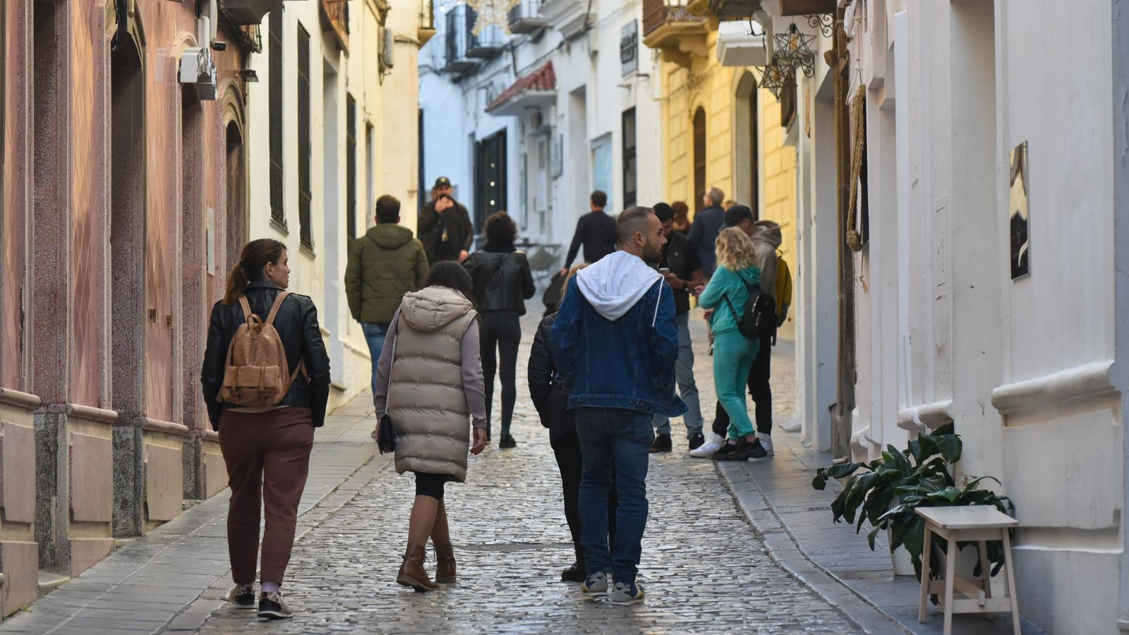 Ambiente en el puente de la Inmaculada en Tarifa, en imágenes