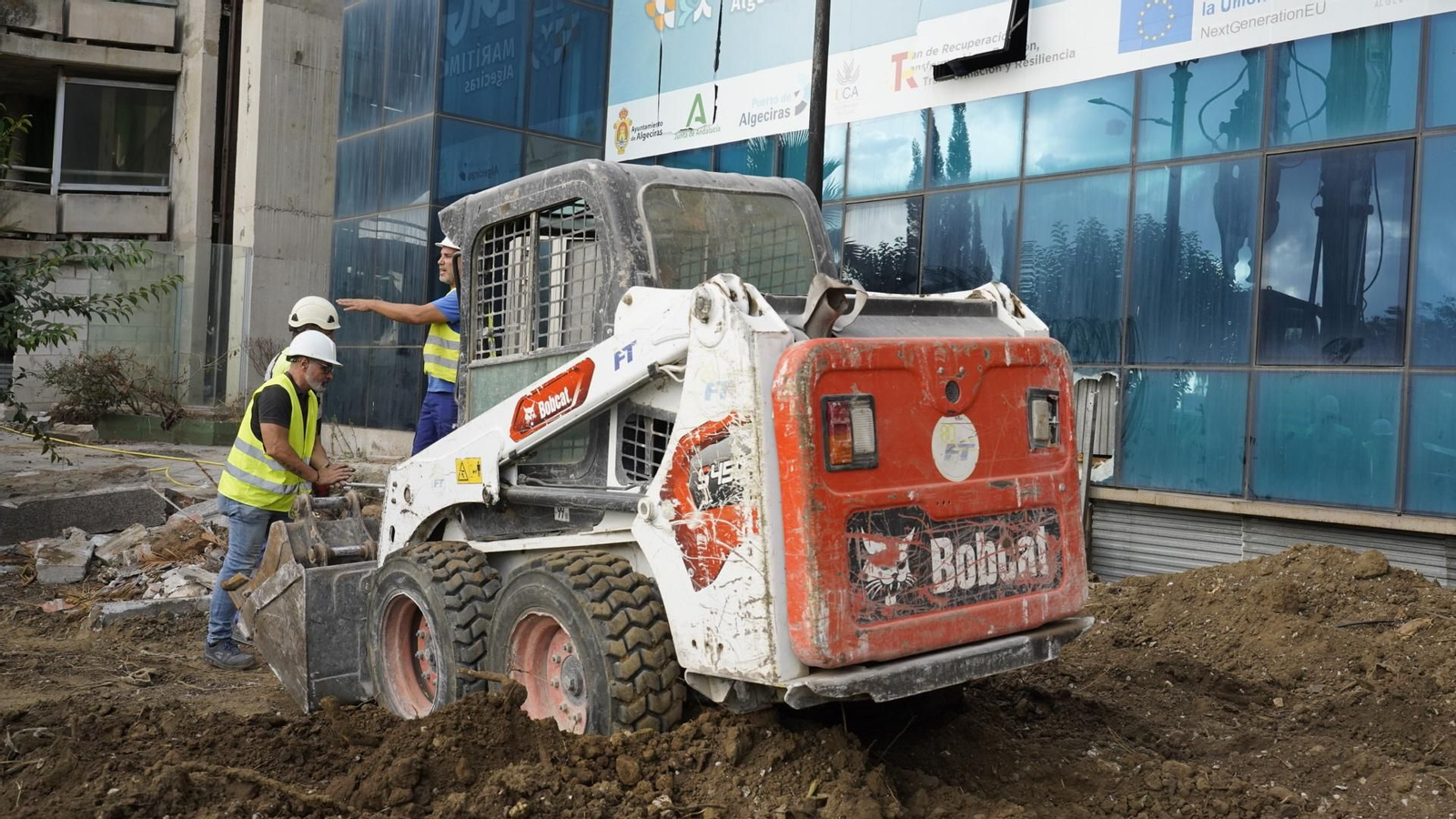 Fotografías de la demolición del edificio escalinata en Algeciras