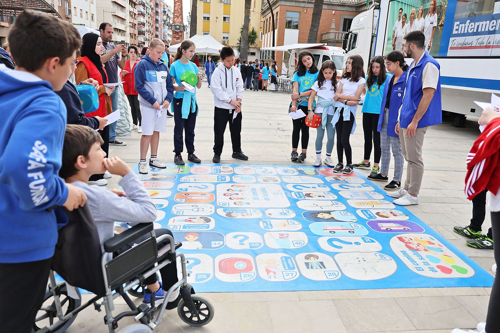 Imágenes del lunes 6 de mayo en Huelva