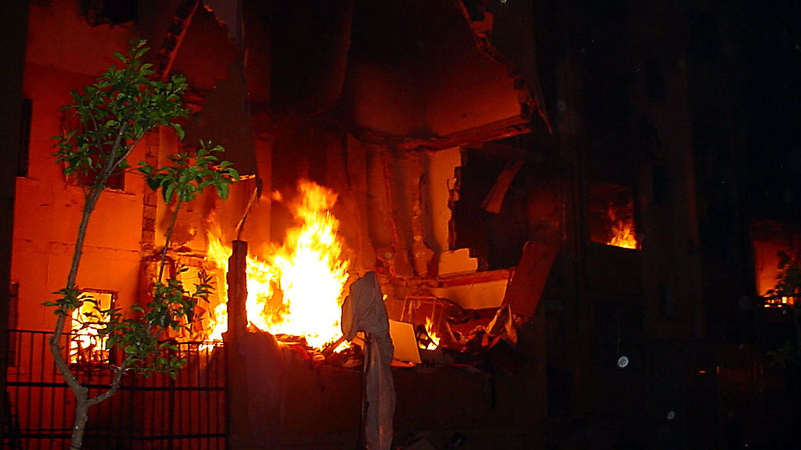 El bloque en llamas, la madrugada del 14 de agosto de 2003.
