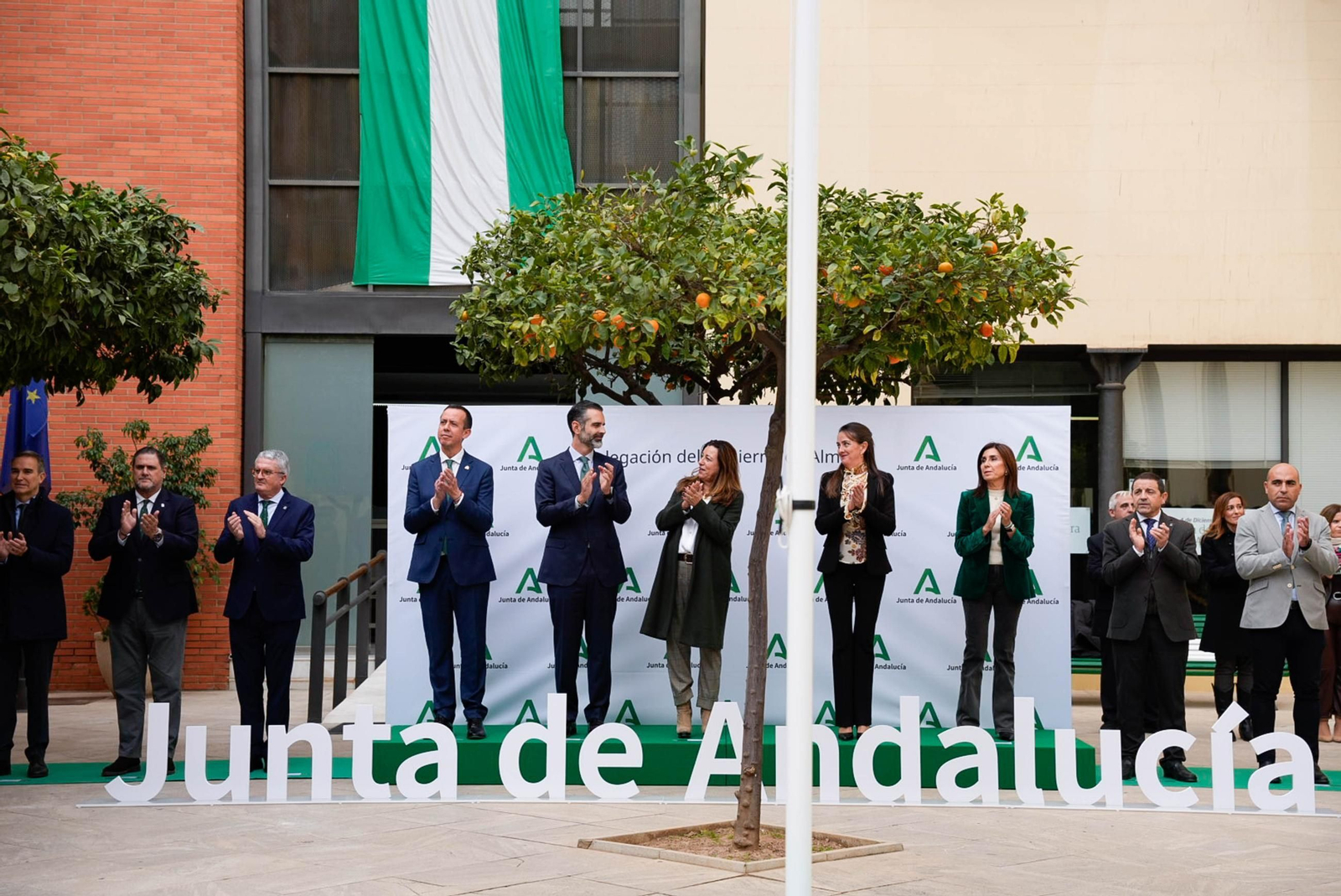 Así han sido las imágenes del día de la bandera en Almería