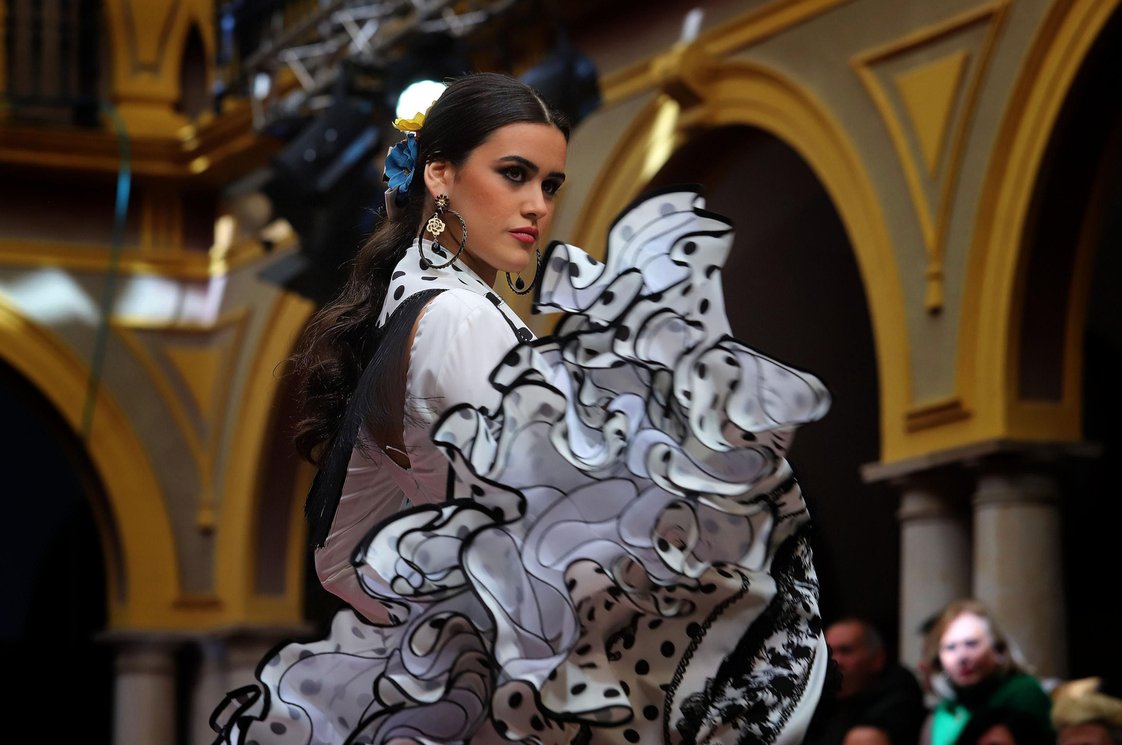 Huelva Flamenca 2023. Imágenes del desfile benéfico de El Ajolí a favor de Cruz Roja Española