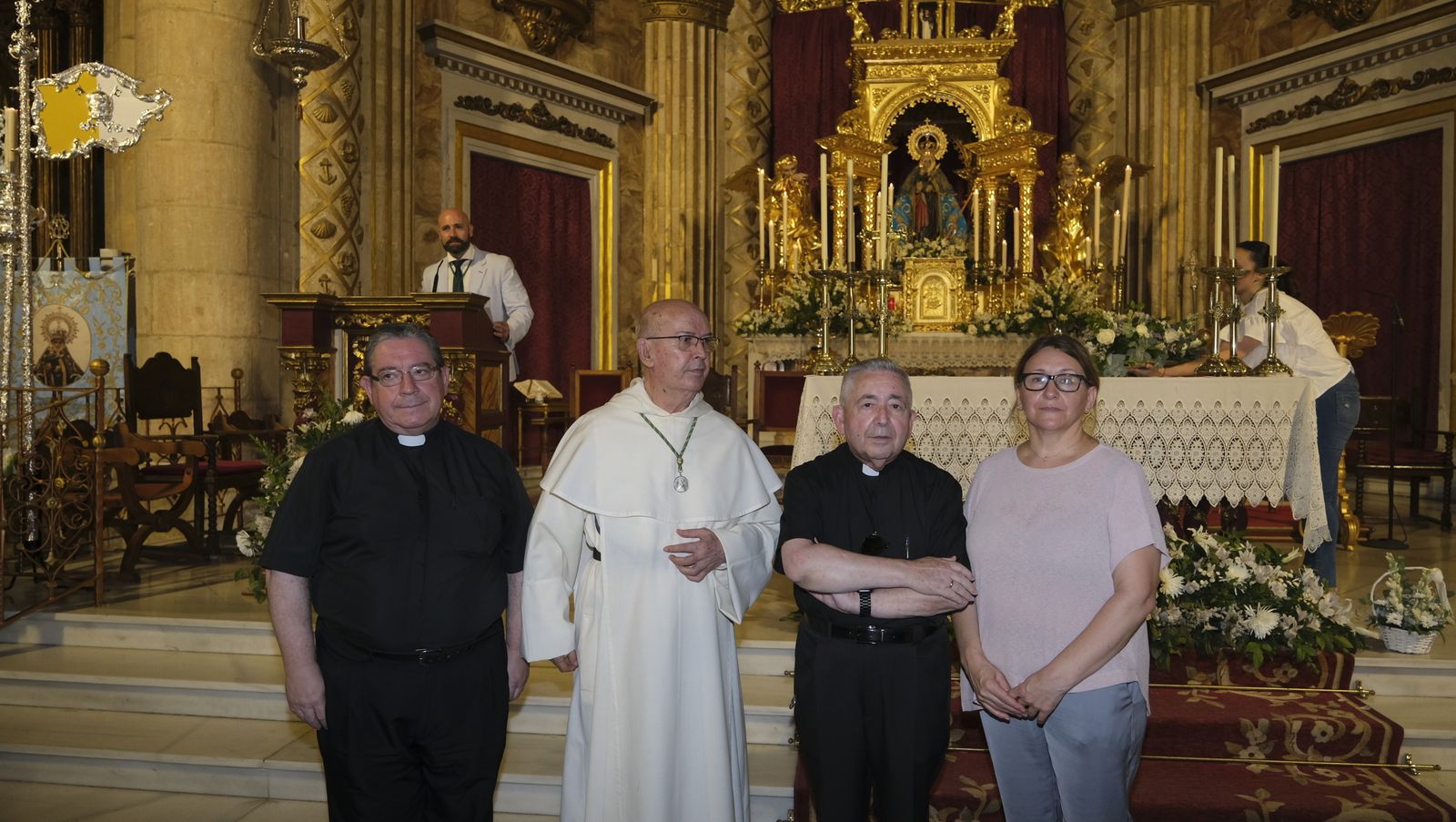 Imágenes de la ofrenda floral a la Virgen del Mar. Feria de Almería 2022
