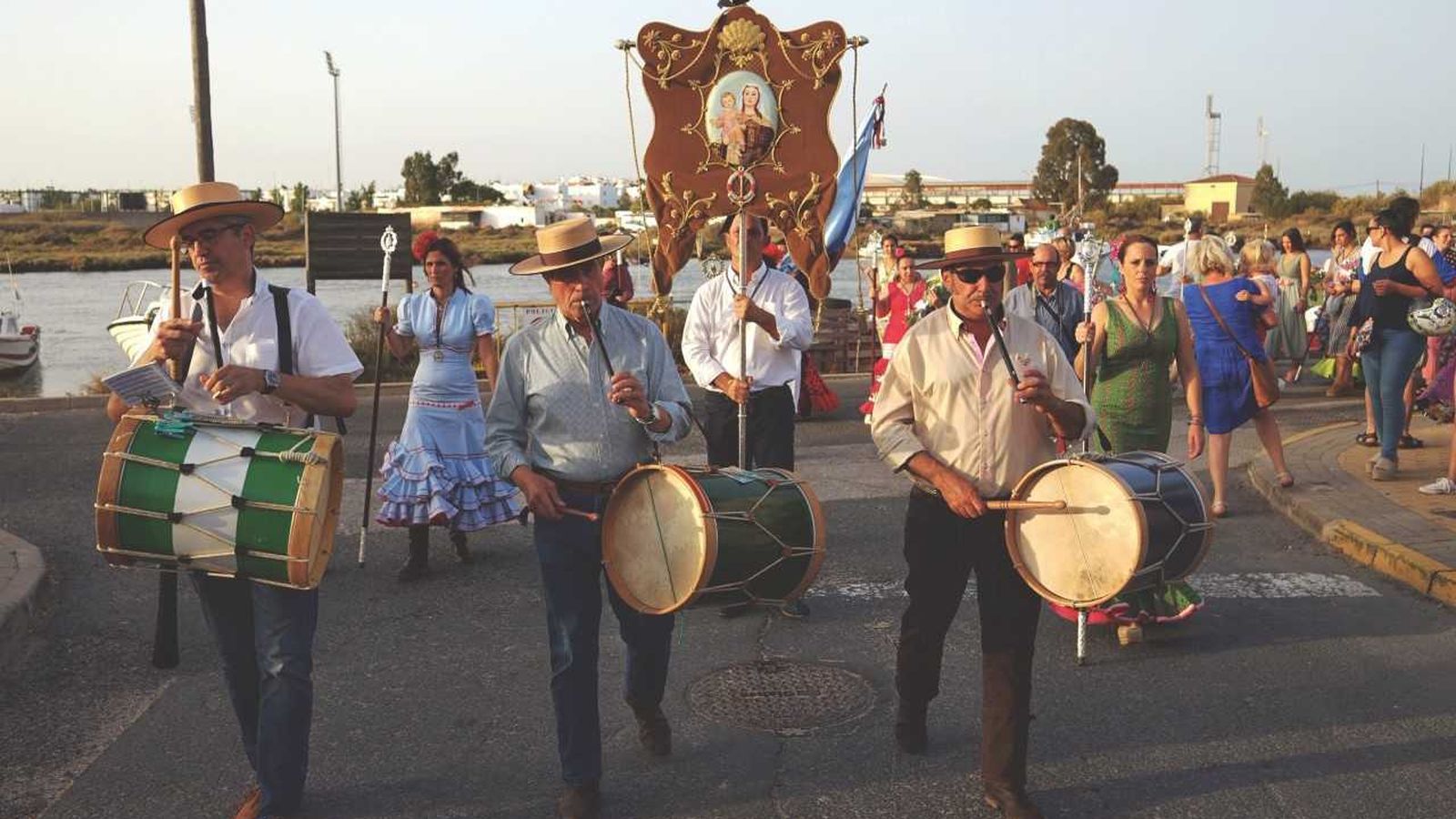 Parte de la comitiva de la procesión.