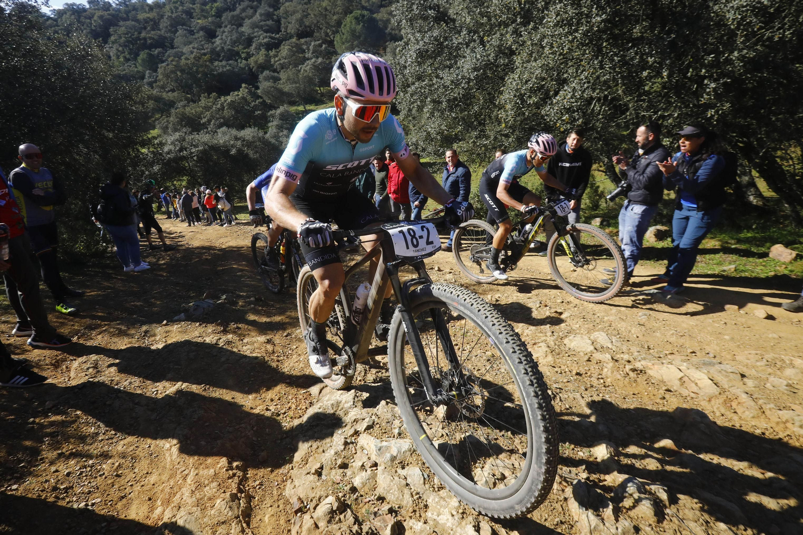 Las imágenes de la etapa final de la Andalucía Bike Race en Córdoba