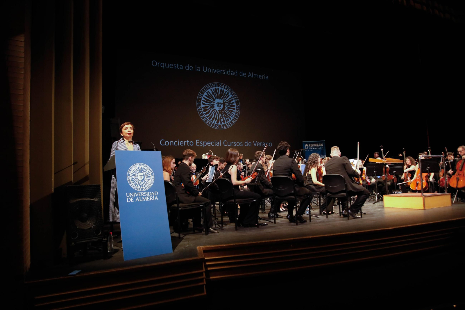 El concierto de la Orquesta de la UAL en el Auditorio Maestro Padilla, en imágenes