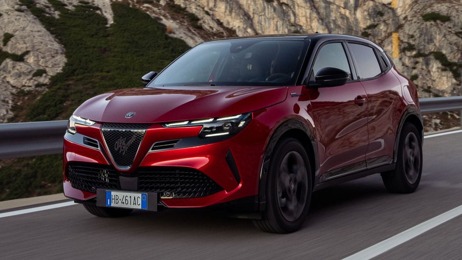 El Junior, junto al Tonale, está contribuyendo decisivamente a un relanzamiento de Alfa Romeo tras una larga etapa con una gama muy restringida.