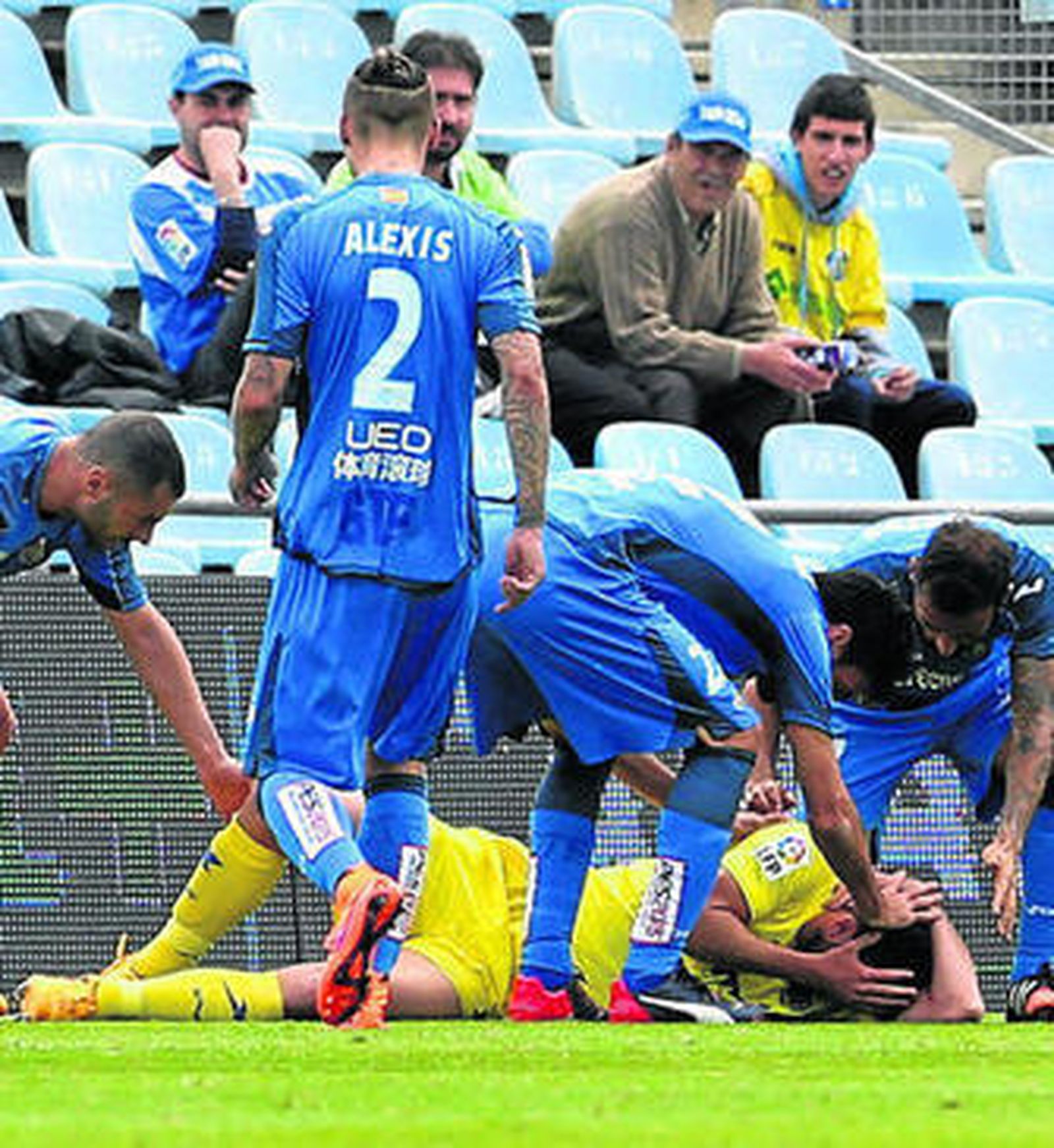 Los jugadores del Getafe se preocupan por el estado de Musacchio tras su gravísima lesión de peroné.