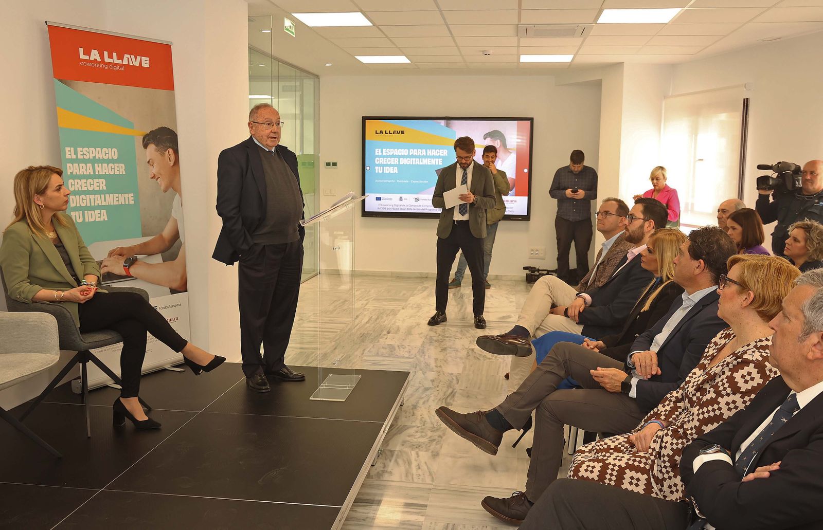 Imágenes de la inauguración del coworking digital La Llave en Algeciras