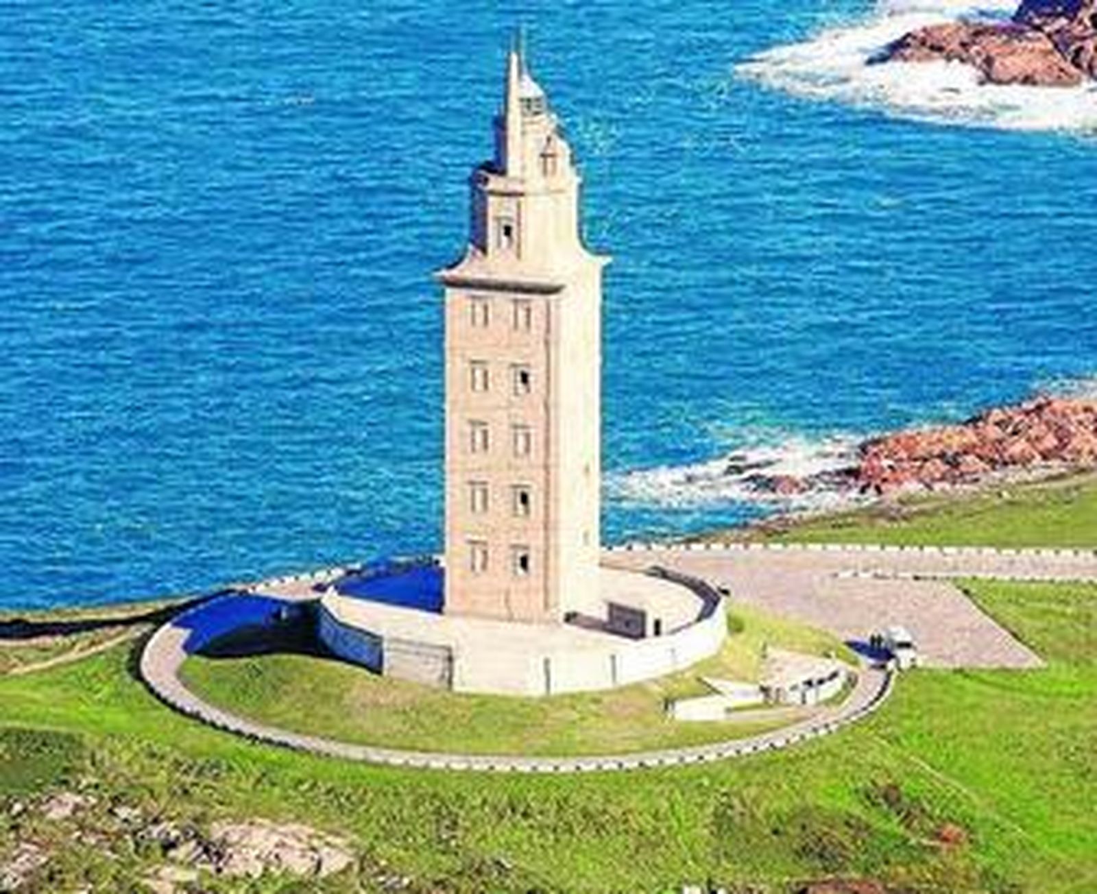 La Torre de Hércules es el faro romano más antiguo y el único en servicio.