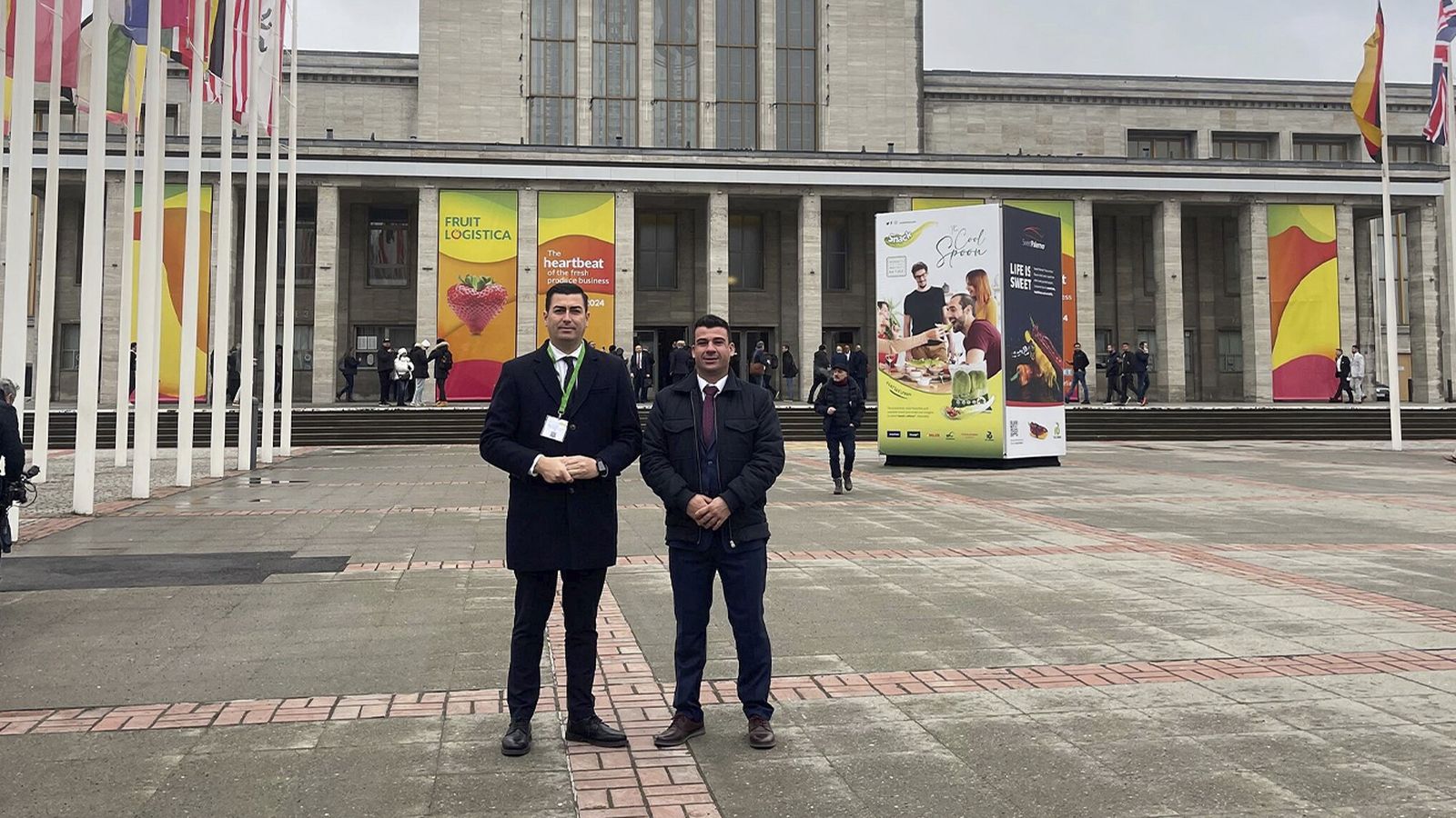 El alcalde de Níjar, José Francisco Garrido, con el concejal de Agricultura, Jesús Guerrero.