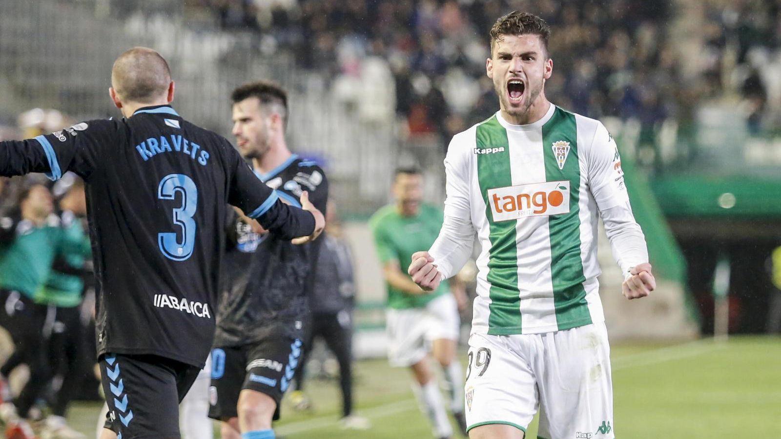 Eneko Jauregi celebra un triunfo del Córdoba CF.